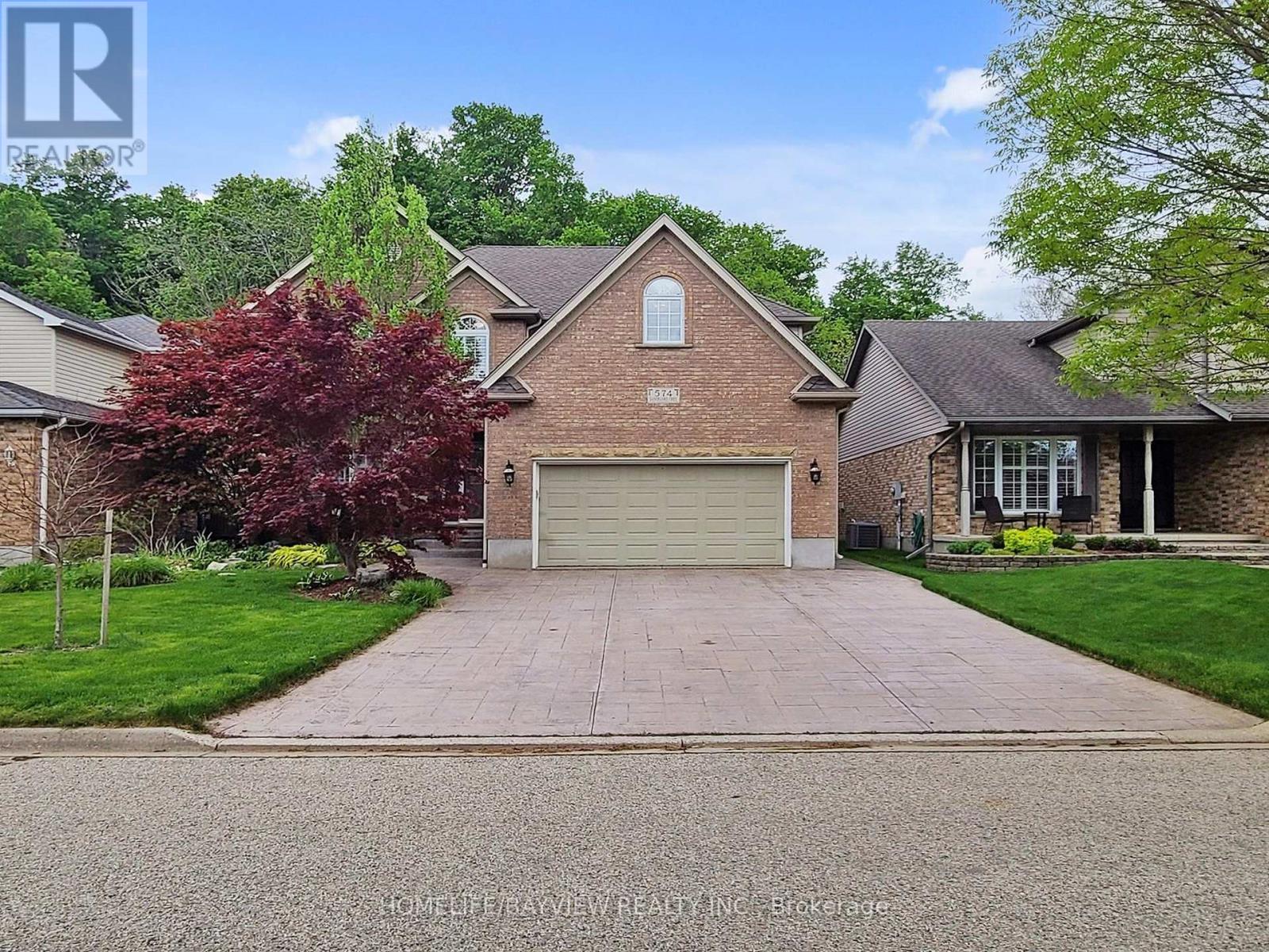 574 SANDBANKS CRESCENT, Waterloo, Ontario