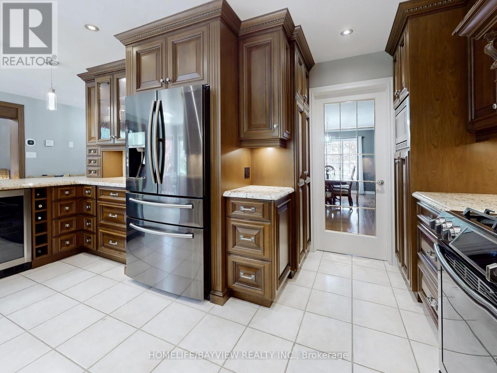 574 Sandbanks Crescent, Waterloo, Ontario  N2V 2K2 - Photo 13 - X12886846