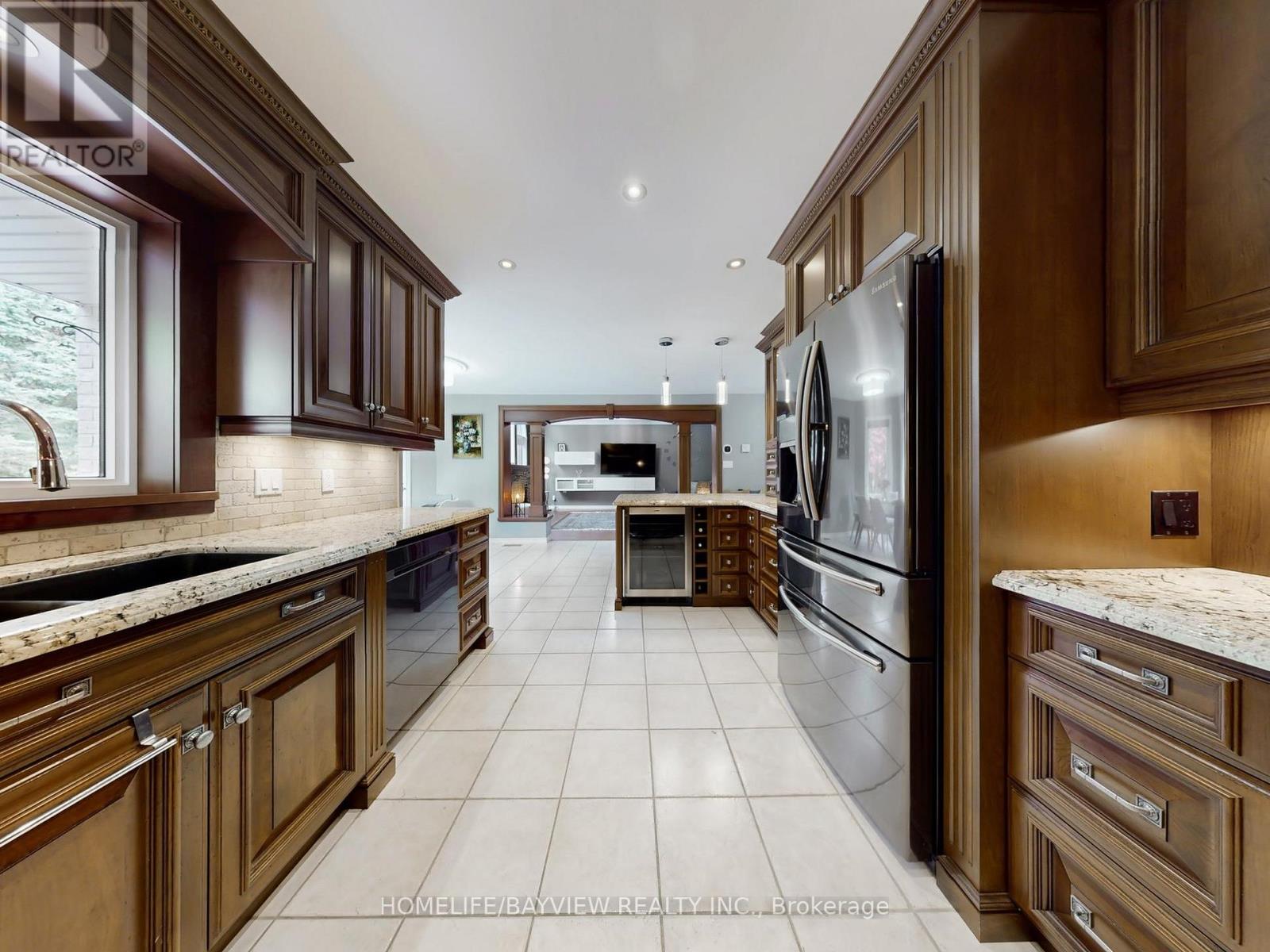 574 Sandbanks Crescent, Waterloo, Ontario  N2V 2K2 - Photo 14 - X12886846