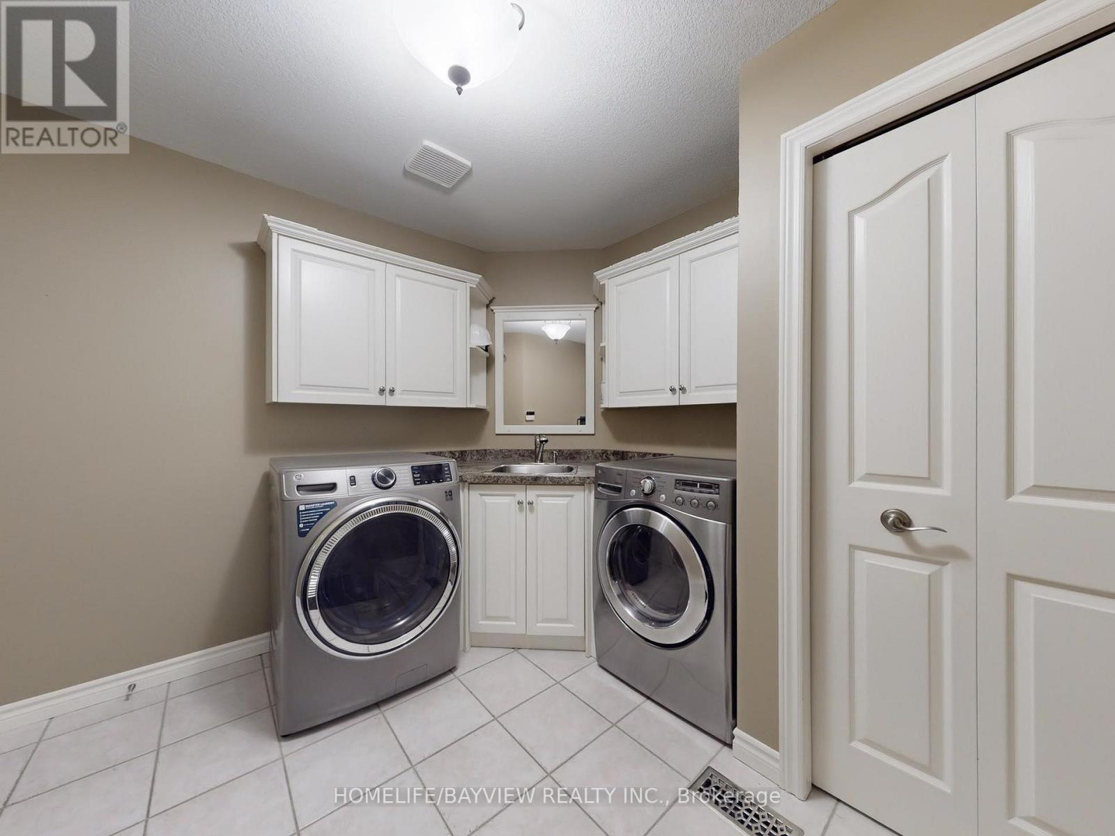 574 Sandbanks Crescent, Waterloo, Ontario  N2V 2K2 - Photo 18 - X12886846