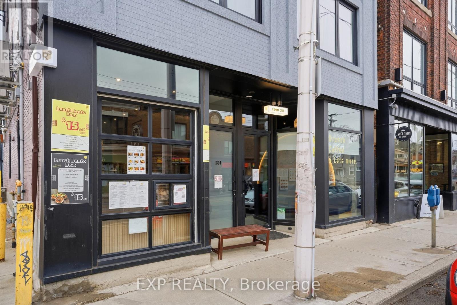 301 Barton Street E, Hamilton (Landsdale), Ontario  L8L 2X4 - Photo 3 - X12886852