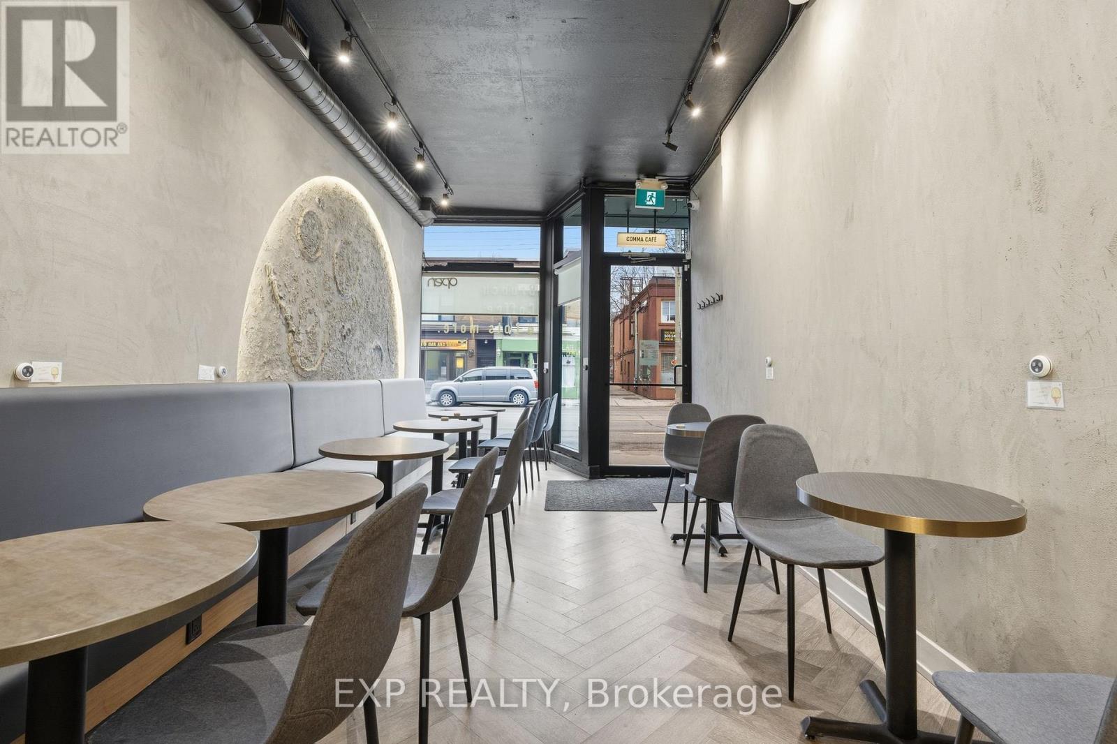 301 Barton Street E, Hamilton (Landsdale), Ontario  L8L 2X4 - Photo 5 - X12886852