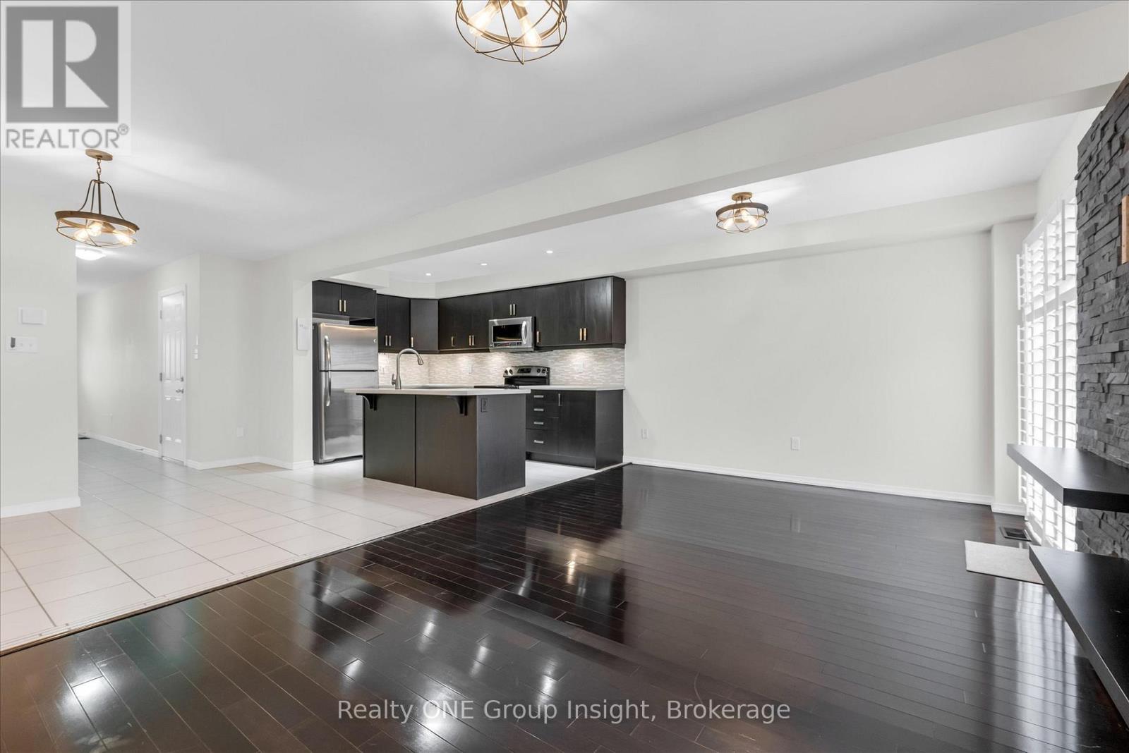 183 Penny Lane, Hamilton (Stoney Creek Mountain), Ontario  L8J 0E2 - Photo 11 - X12886854