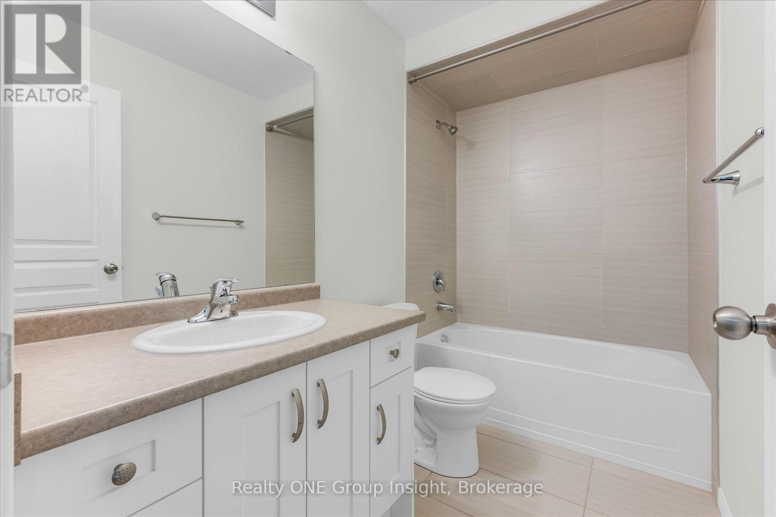 183 Penny Lane, Hamilton (Stoney Creek Mountain), Ontario  L8J 0E2 - Photo 19 - X12886854