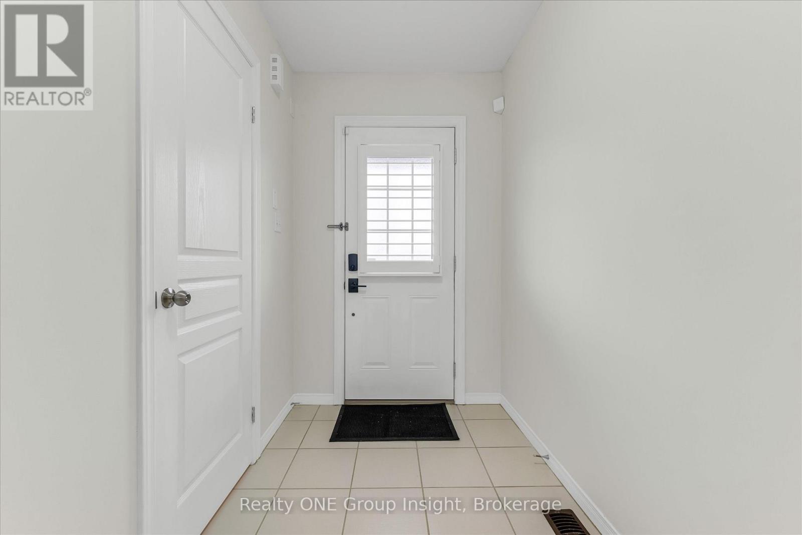 183 Penny Lane, Hamilton (Stoney Creek Mountain), Ontario  L8J 0E2 - Photo 3 - X12886854