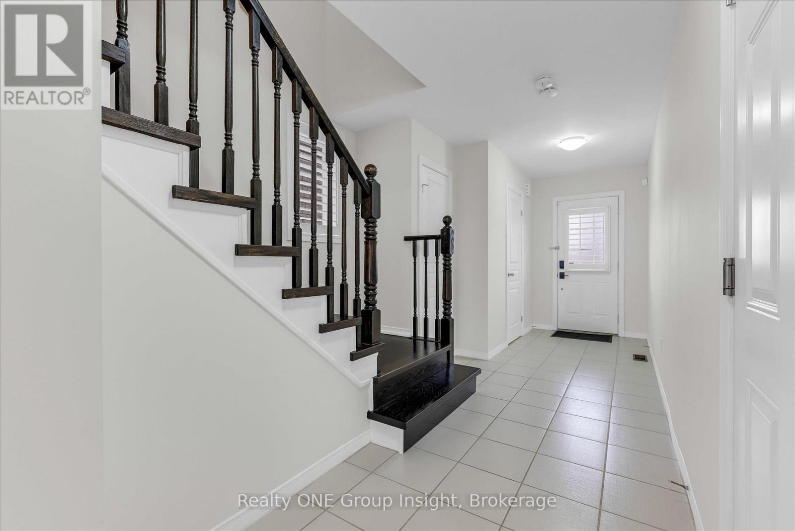 183 Penny Lane, Hamilton (Stoney Creek Mountain), Ontario  L8J 0E2 - Photo 4 - X12886854