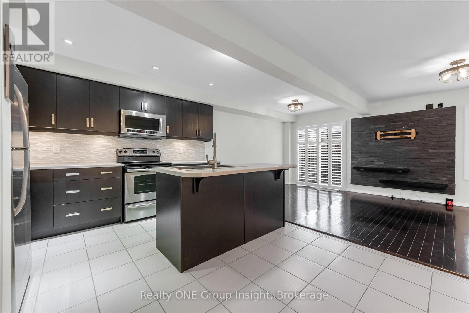 183 Penny Lane, Hamilton (Stoney Creek Mountain), Ontario  L8J 0E2 - Photo 5 - X12886854