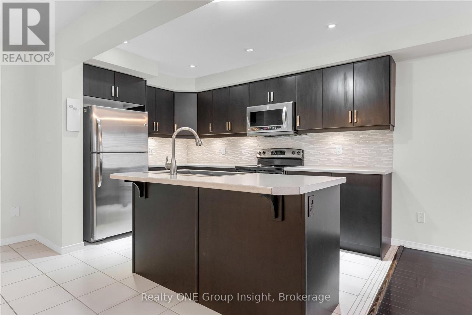 183 Penny Lane, Hamilton (Stoney Creek Mountain), Ontario  L8J 0E2 - Photo 7 - X12886854