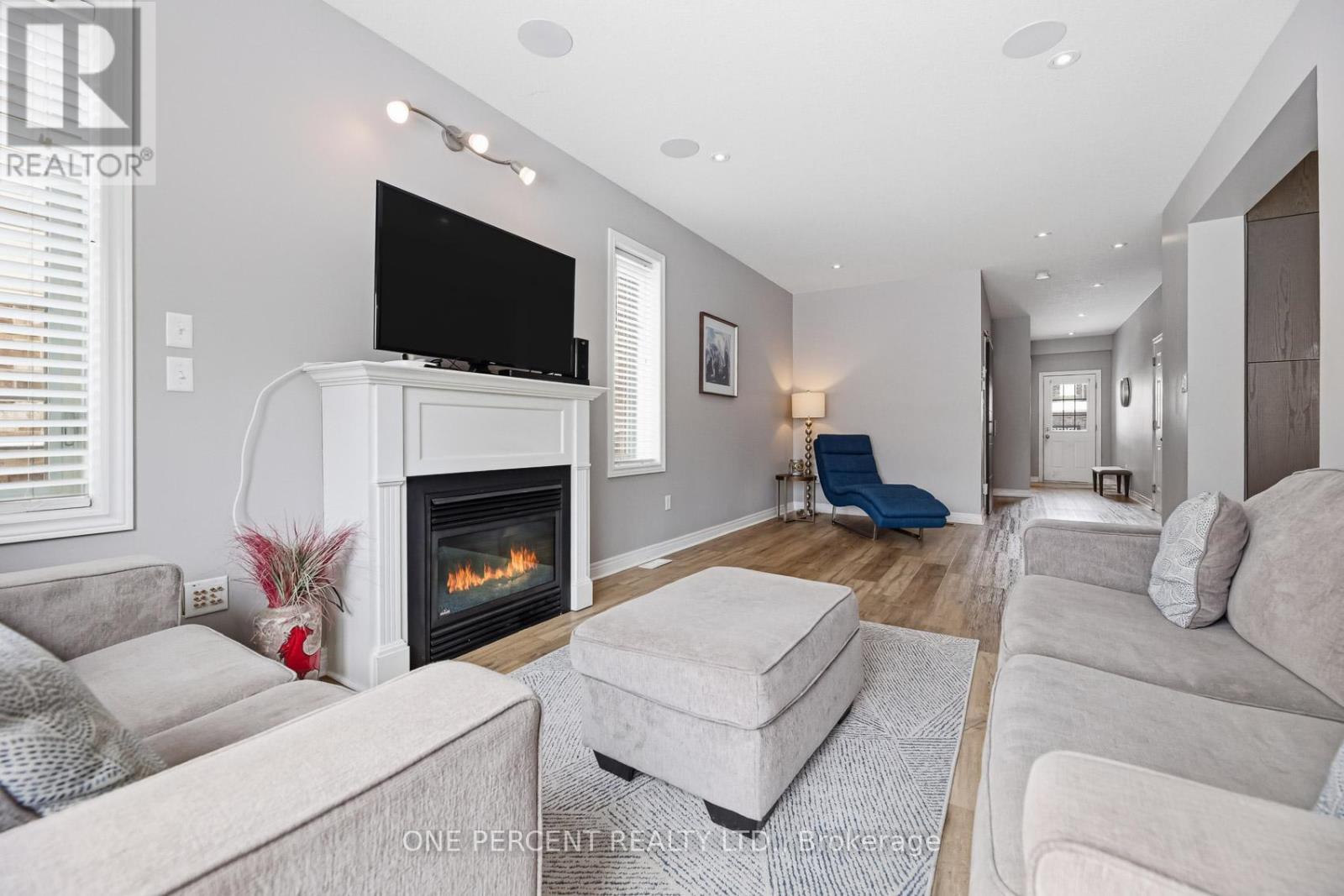 70 Galileo Drive, Hamilton (Lakeshore), Ontario  L8E 0H1 - Photo 11 - X12886896