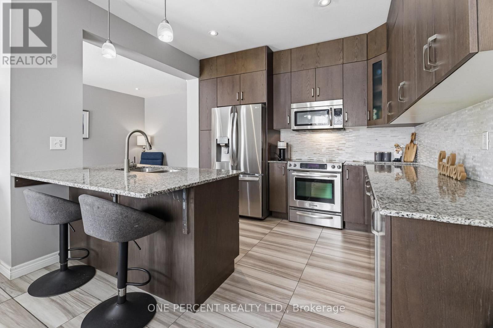 70 Galileo Drive, Hamilton (Lakeshore), Ontario  L8E 0H1 - Photo 14 - X12886896