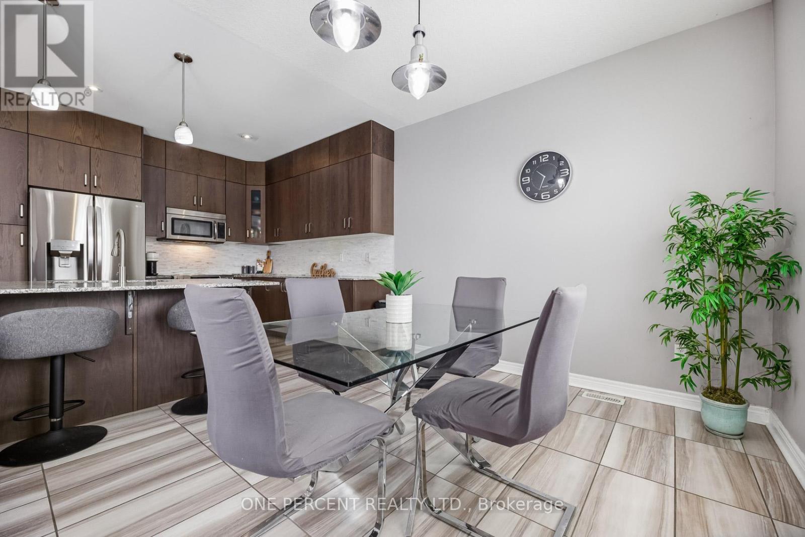 70 Galileo Drive, Hamilton (Lakeshore), Ontario  L8E 0H1 - Photo 17 - X12886896