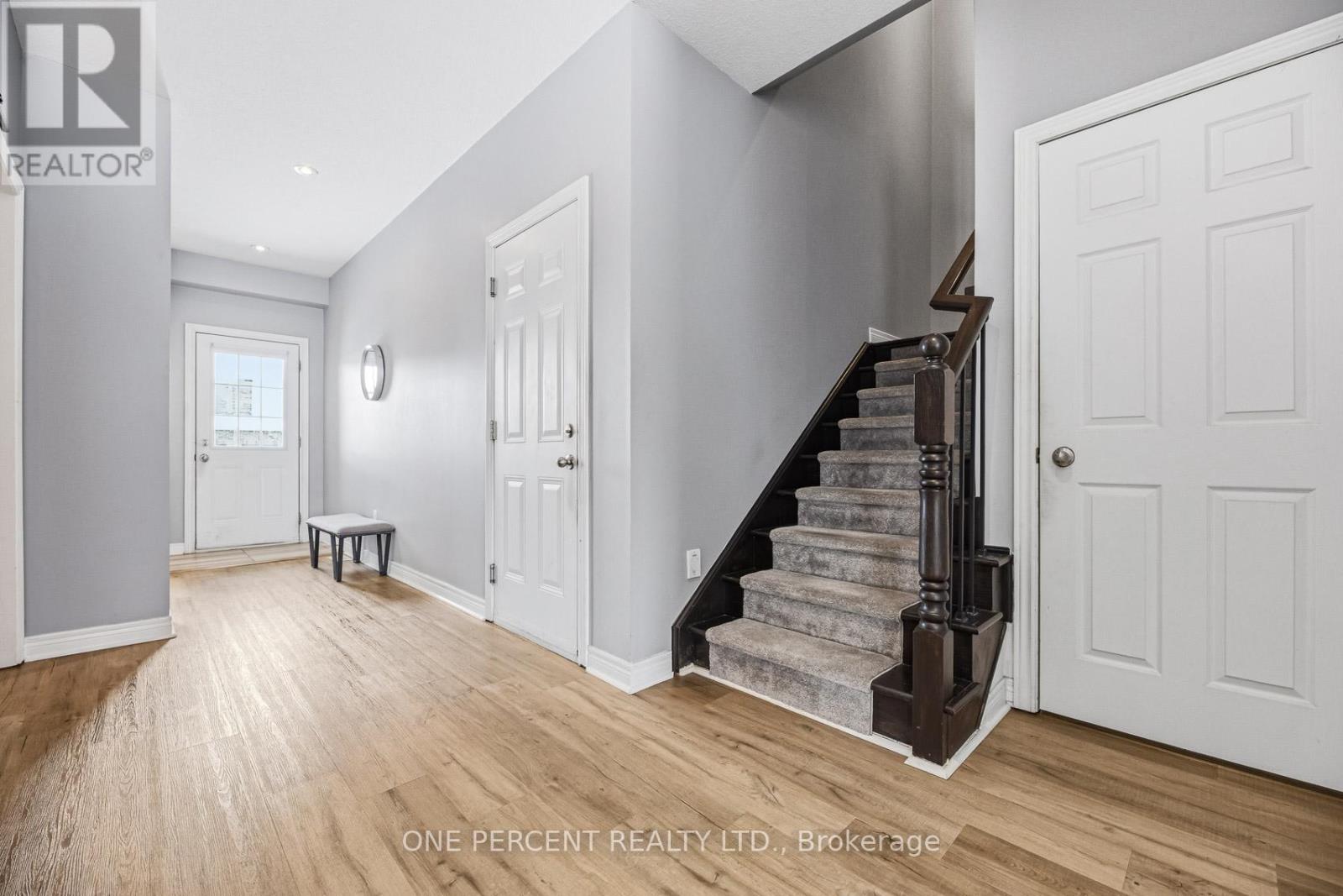 70 Galileo Drive, Hamilton (Lakeshore), Ontario  L8E 0H1 - Photo 19 - X12886896