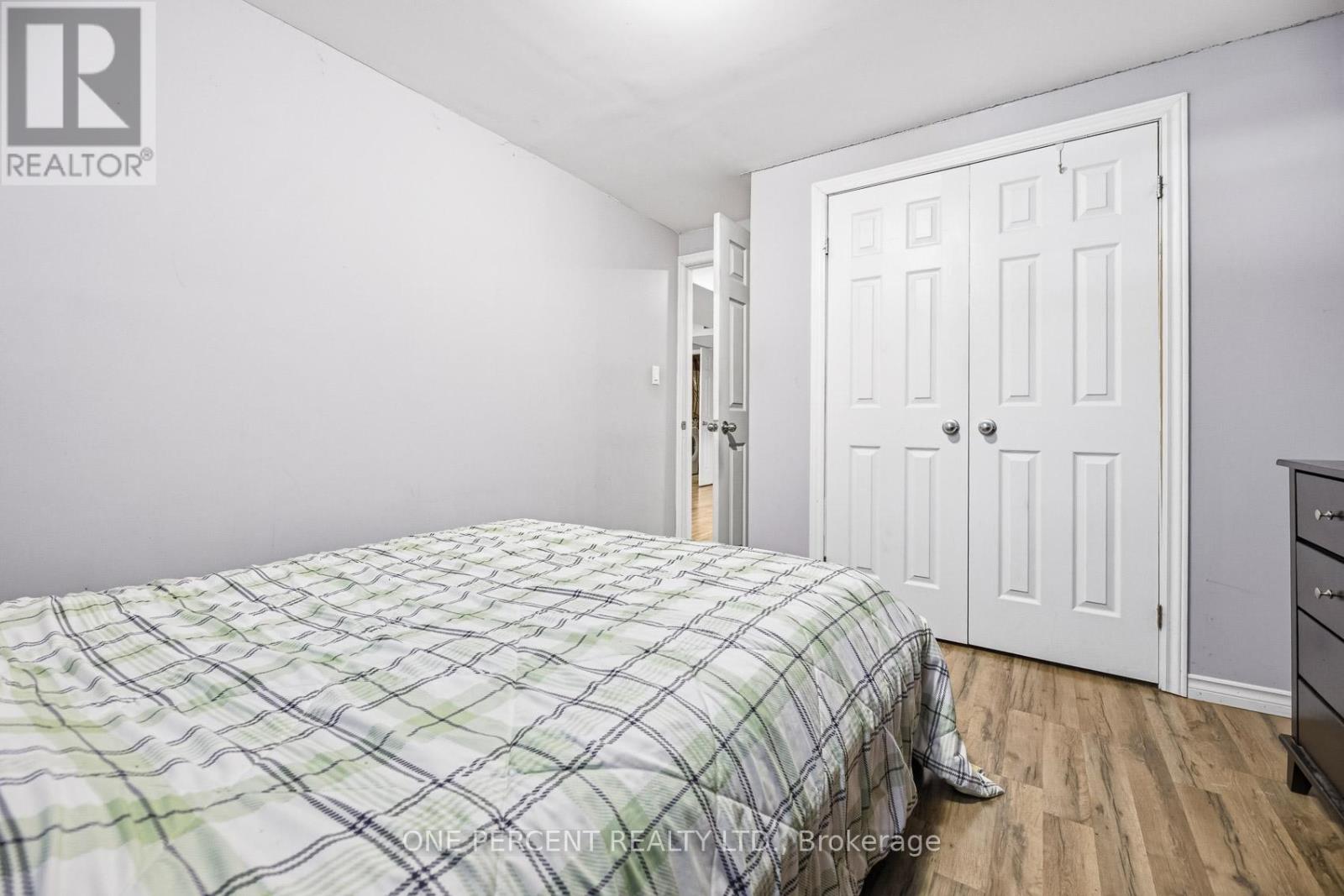 70 Galileo Drive, Hamilton (Lakeshore), Ontario  L8E 0H1 - Photo 32 - X12886896