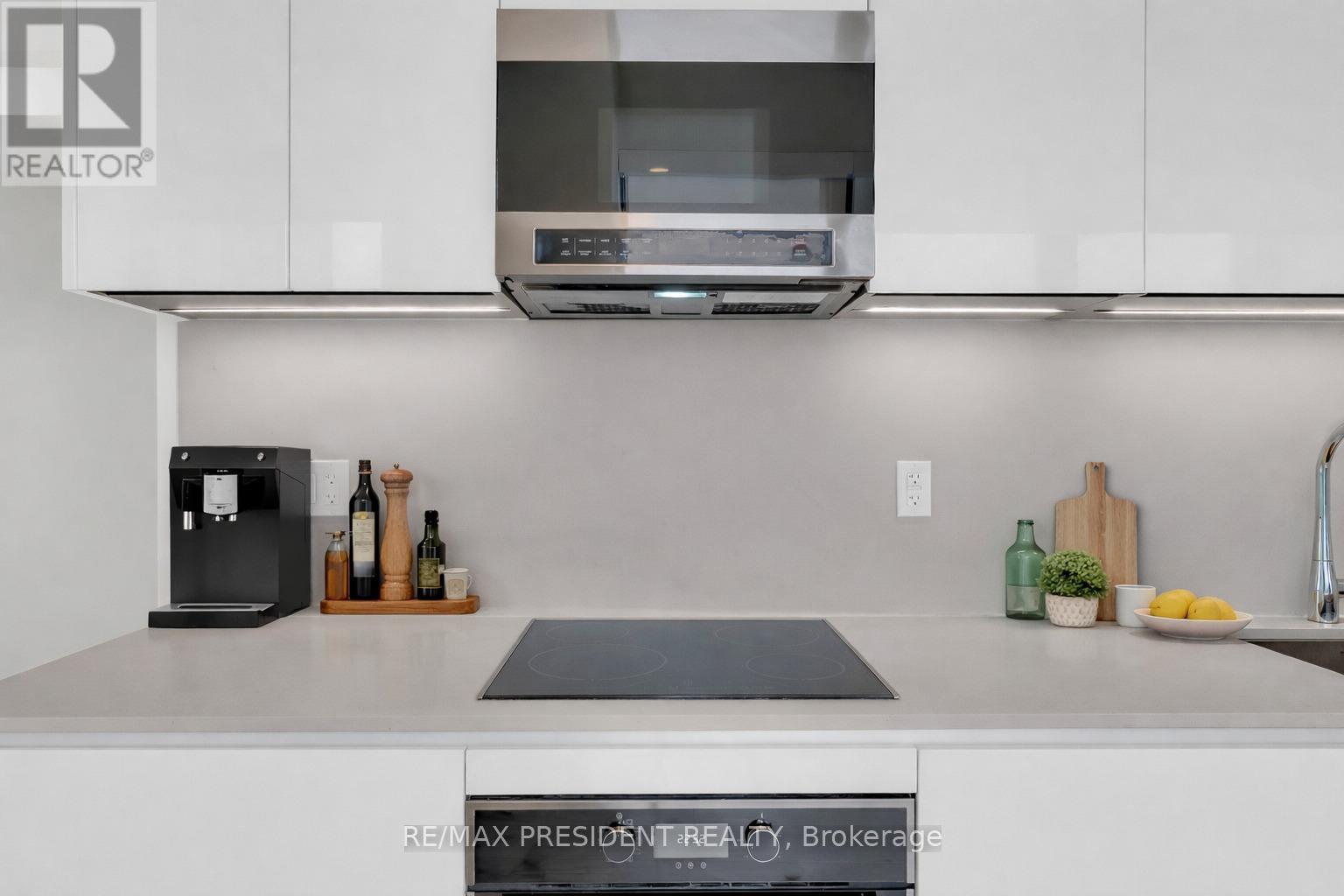 4202 - 8 Cumberland Street, Toronto (Annex), Ontario  M4W 0B6 - Photo 18 - C12885480