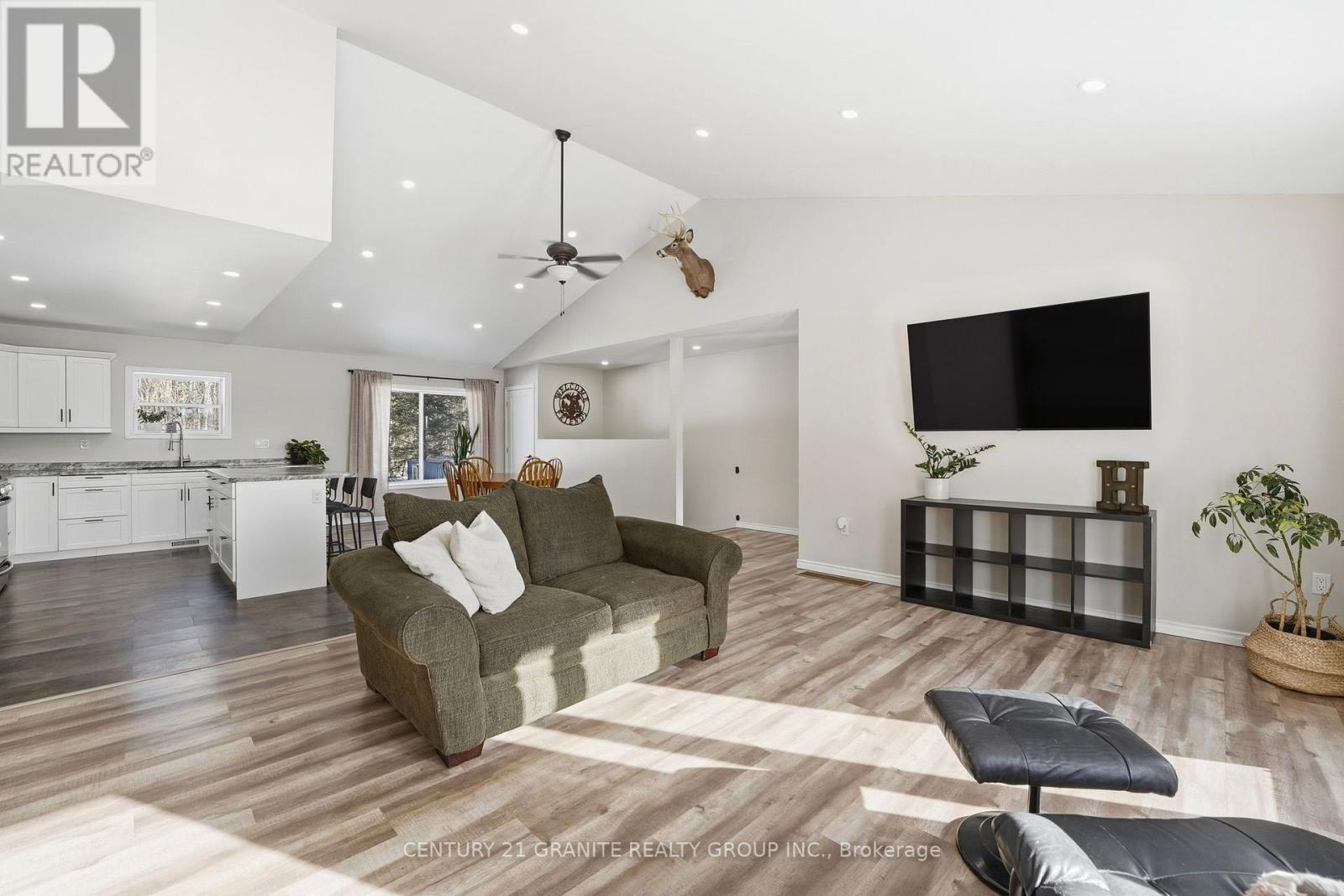 36 Fraser Lake Road, Carlow/mayo (Carlow Ward), Ontario  K0L 1G0 - Photo 9 - X12865828