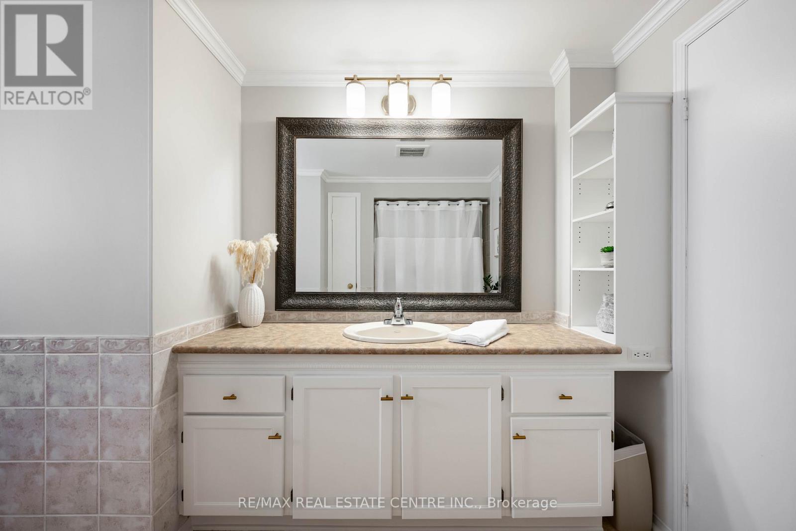 8 Passmore Avenue, Orangeville, Ontario  L9W 4E2 - Photo 17 - W12716526