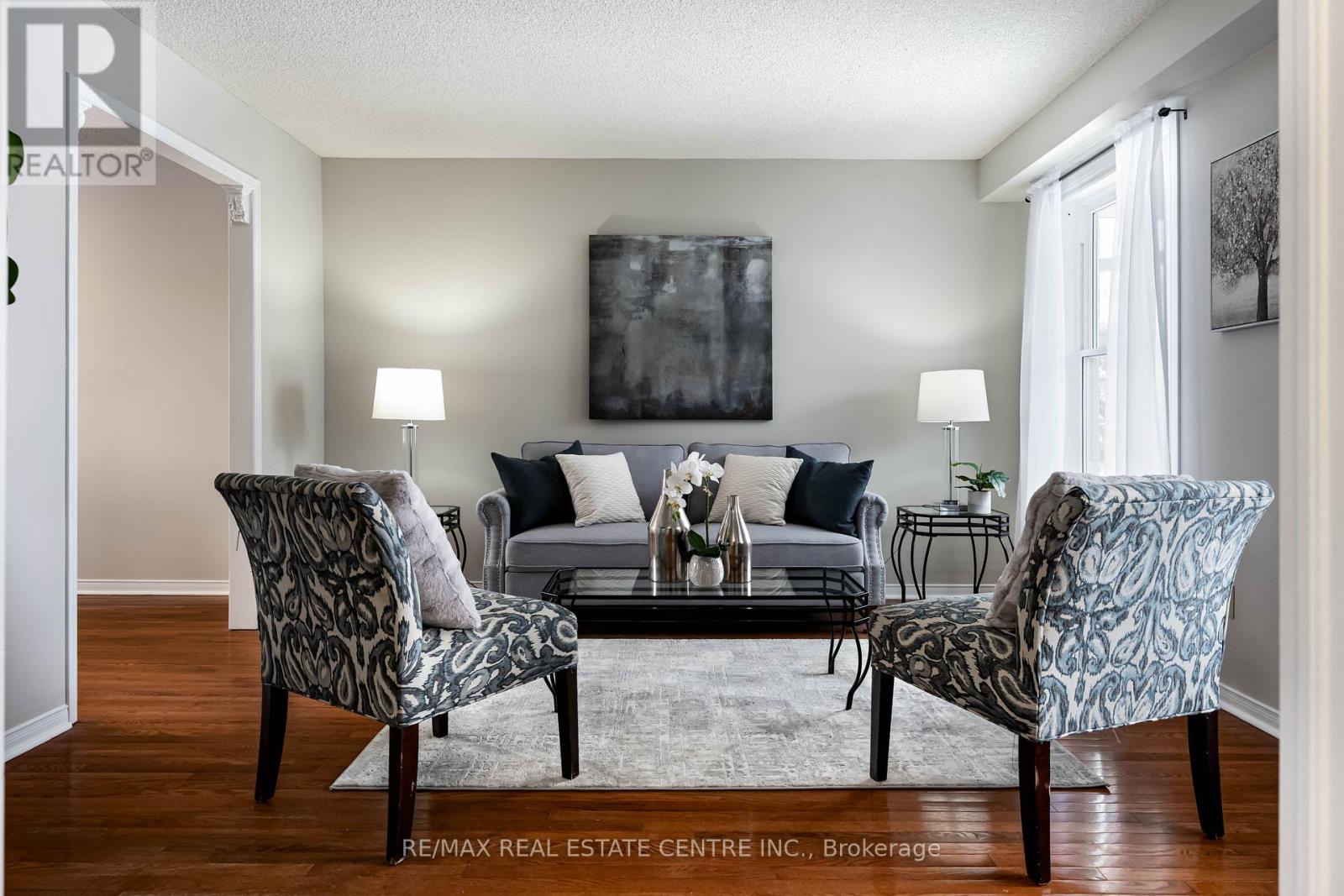 8 Passmore Avenue, Orangeville, Ontario  L9W 4E2 - Photo 2 - W12716526