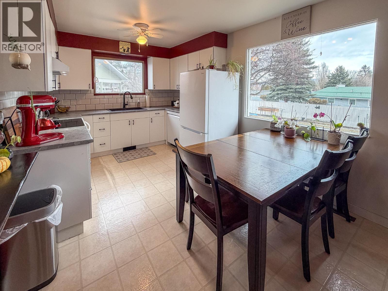 824 12th Street S, Cranbrook, British Columbia  V1C 1W5 - Photo 6 - 10379395