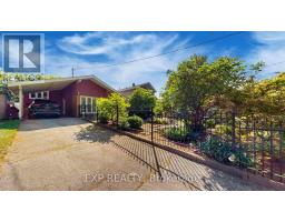 6 ABBOTTSWOOD ROAD, Toronto, Ontario