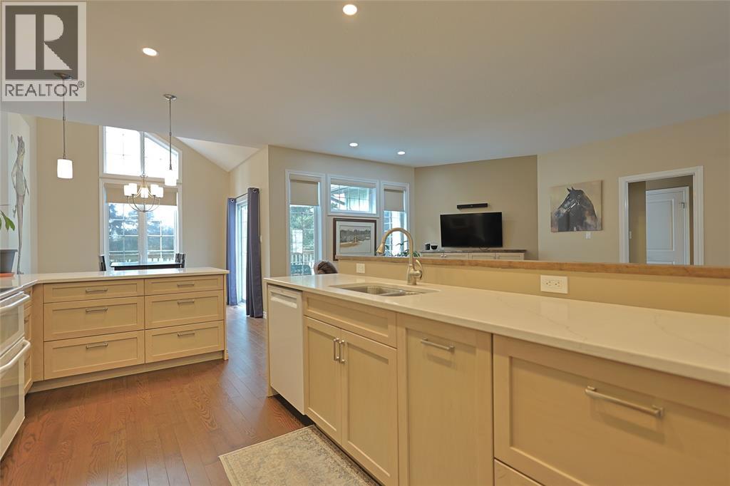 13 Oakwood Links Lane, Grand Bend, Ontario  N0M 1T0 - Photo 6 - 26003669