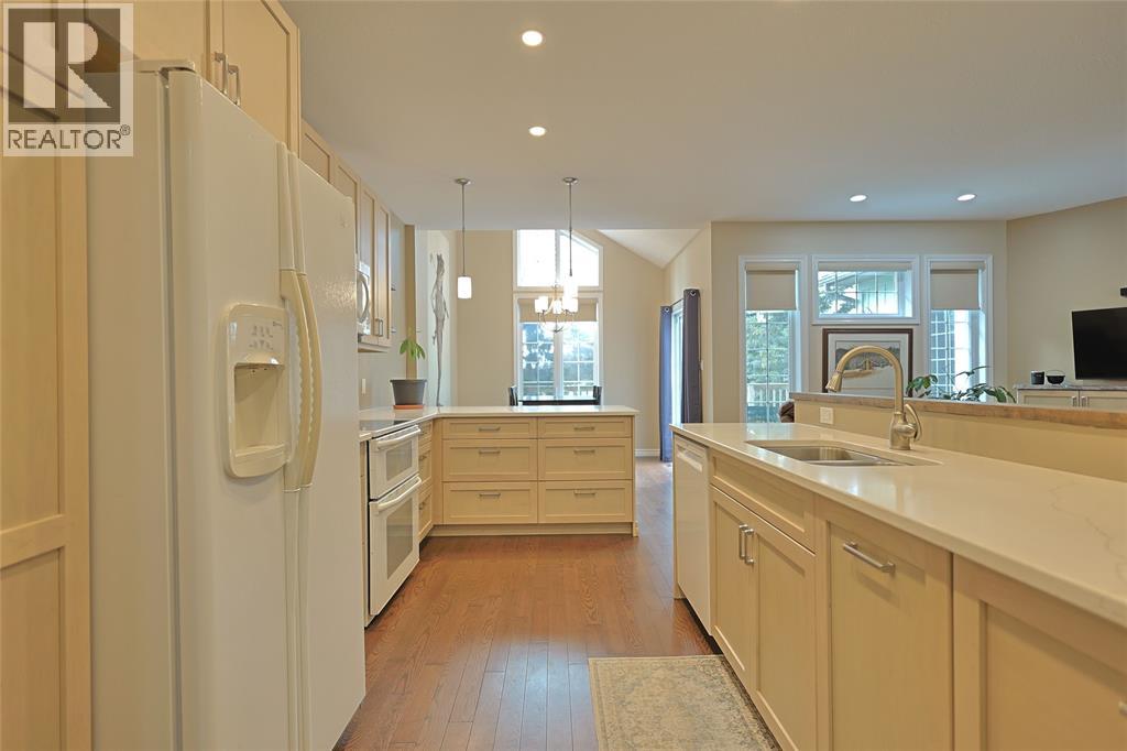 13 Oakwood Links Lane, Grand Bend, Ontario  N0M 1T0 - Photo 10 - 26003669