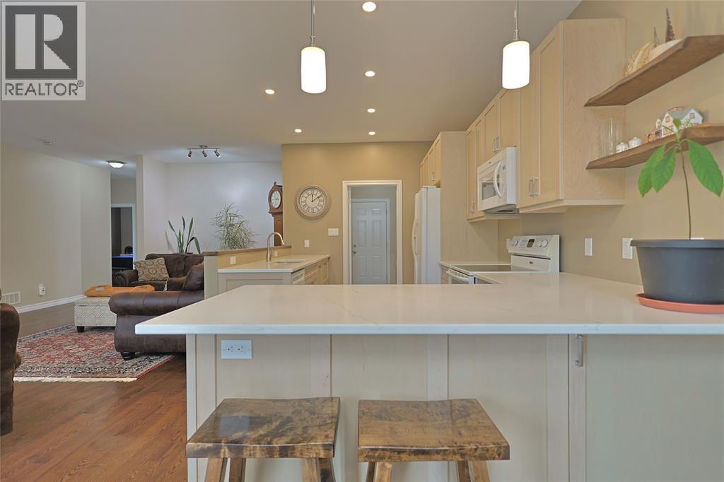 13 Oakwood Links Lane, Grand Bend, Ontario  N0M 1T0 - Photo 7 - 26003669