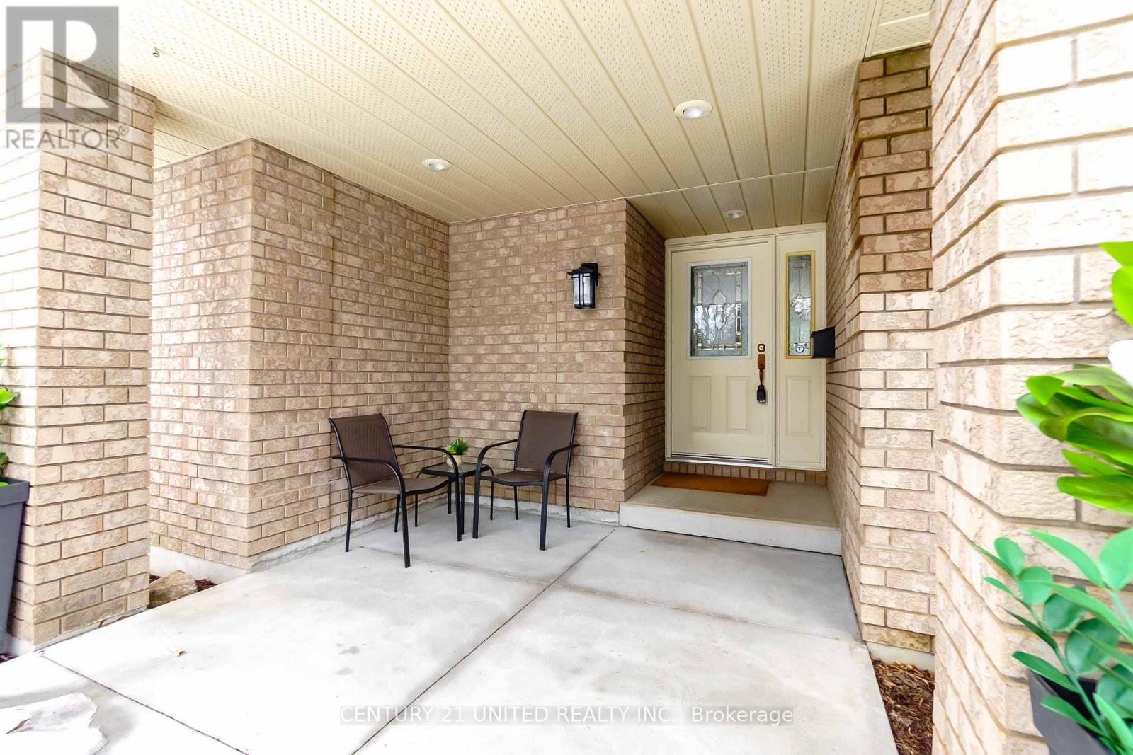 1691 Forster Avenue, Peterborough (Otonabee Ward 1), Ontario  K9K 2G6 - Photo 2 - X12886916