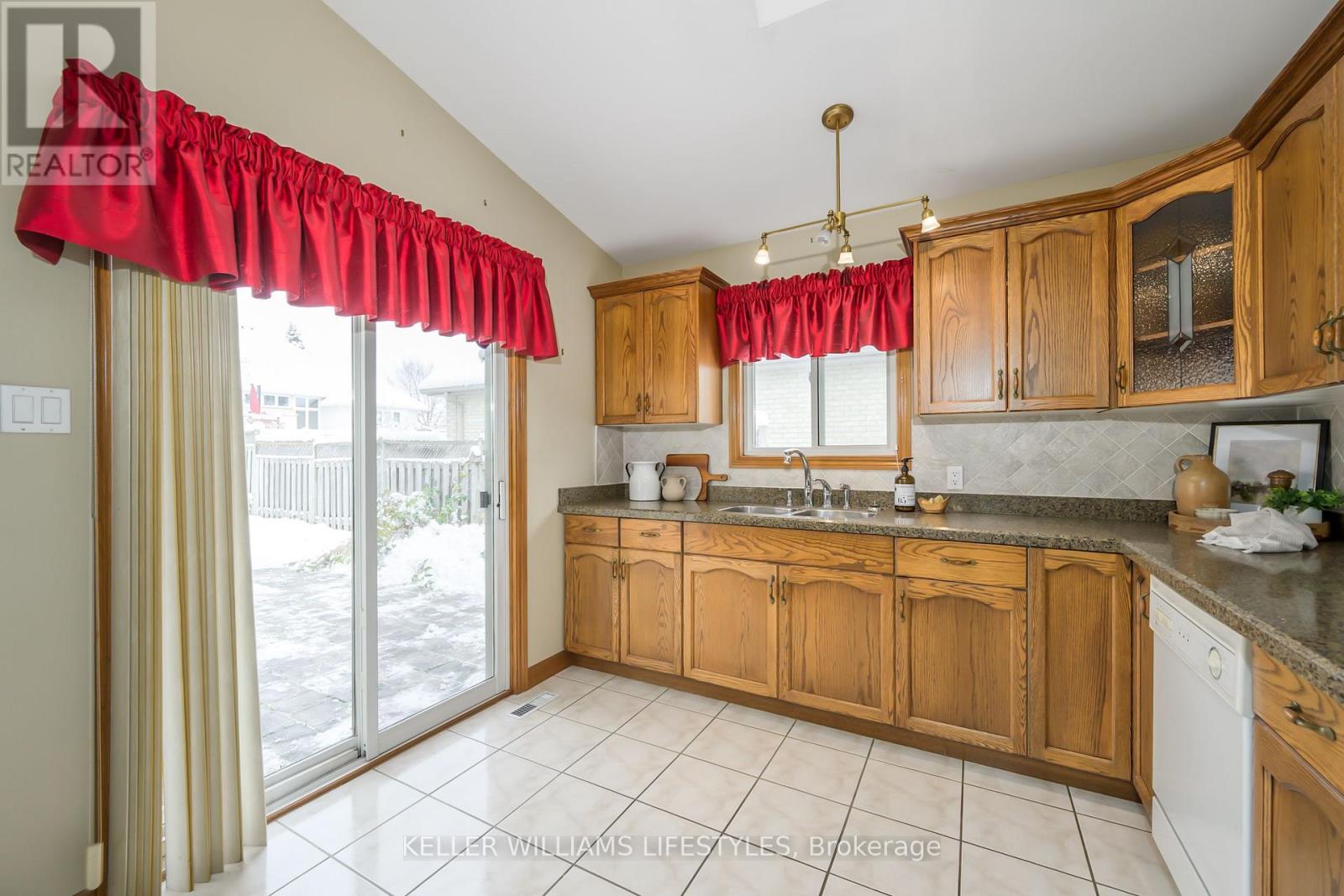 9 Toohey Lane, London North (North A), Ontario  N6G 4Y2 - Photo 15 - X12886924