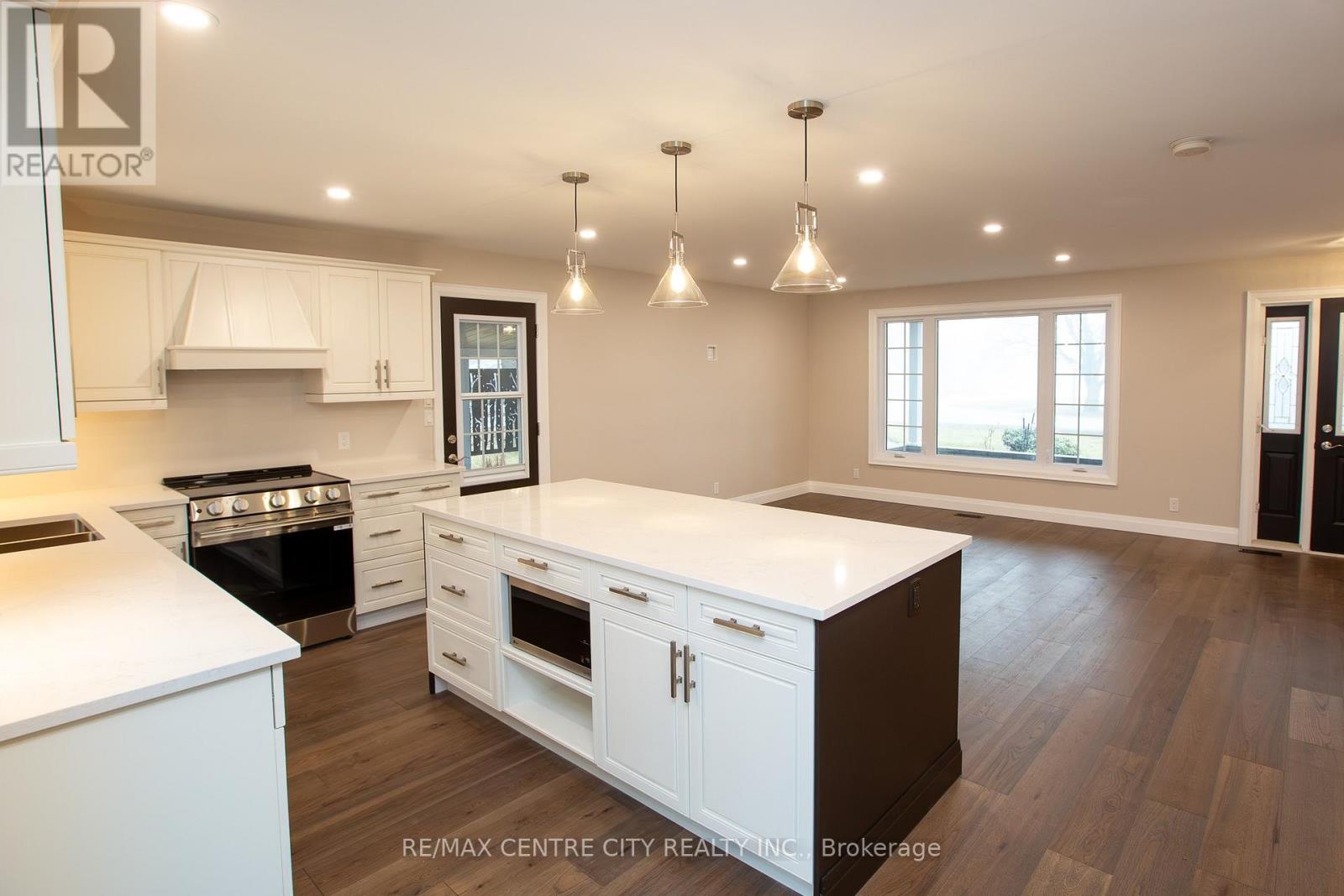 2193 Miller Avenue, Perth East (Shakespeare), Ontario  N0B 2P0 - Photo 13 - X12886946