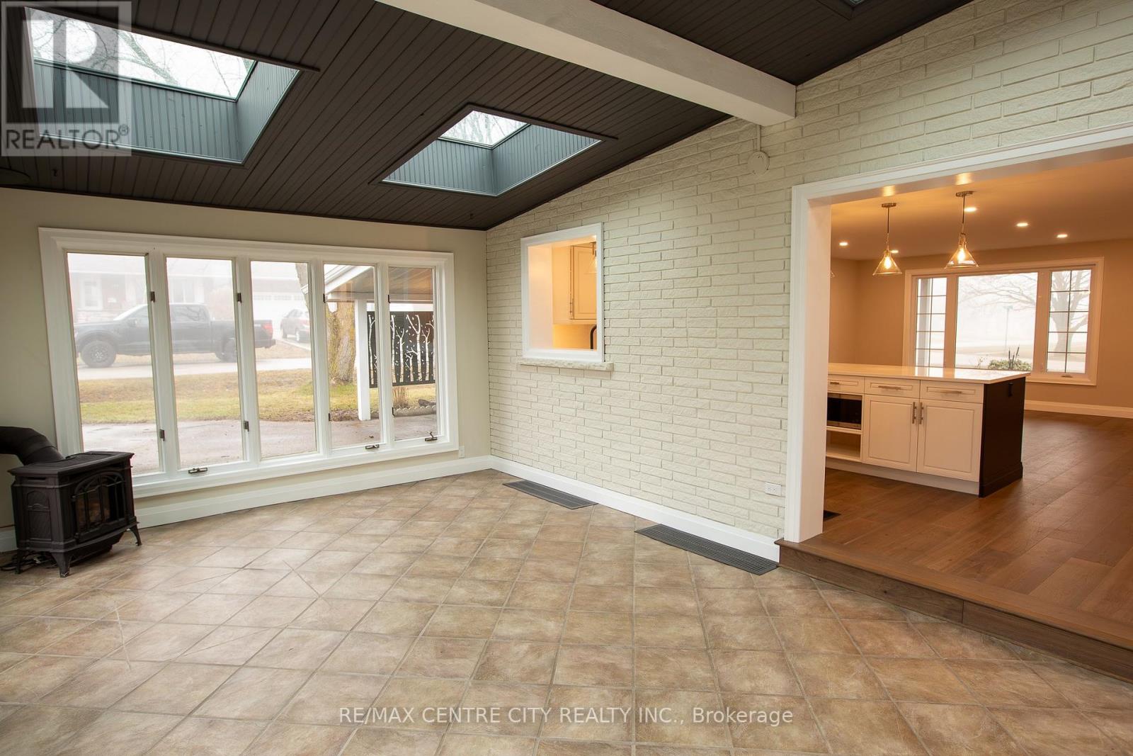 2193 Miller Avenue, Perth East (Shakespeare), Ontario  N0B 2P0 - Photo 19 - X12886946