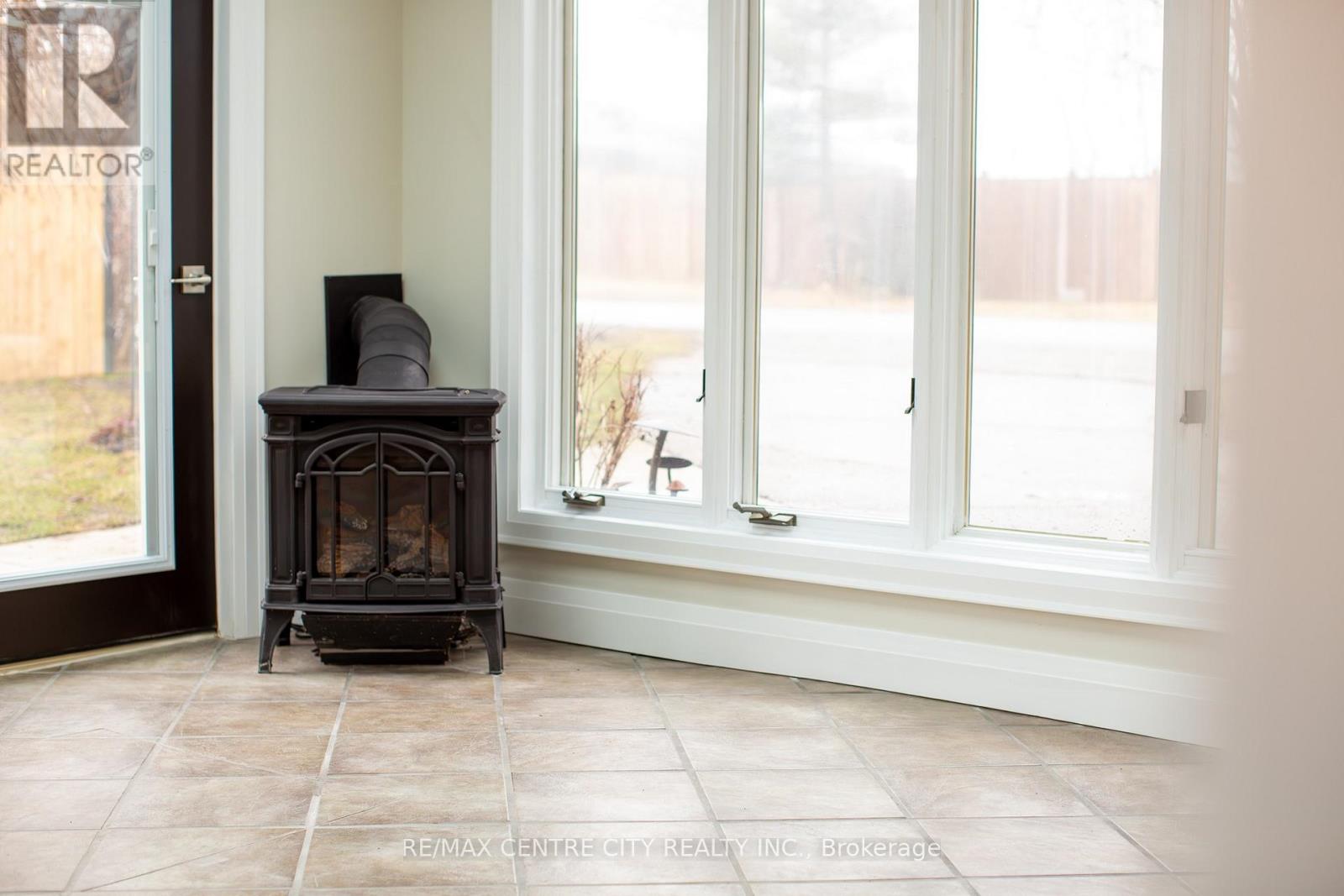 2193 Miller Avenue, Perth East (Shakespeare), Ontario  N0B 2P0 - Photo 22 - X12886946