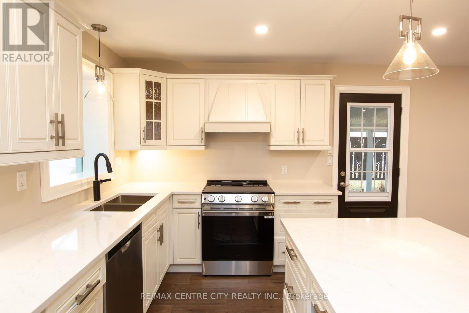 2193 Miller Avenue, Perth East (Shakespeare), Ontario  N0B 2P0 - Photo 5 - X12886946