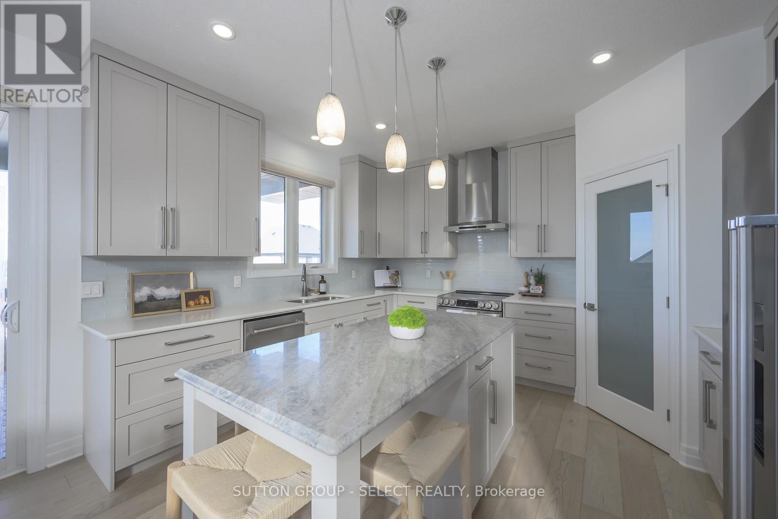 1916 Trailsway Drive, London South (South B), Ontario  N6K 0K7 - Photo 15 - X12887168