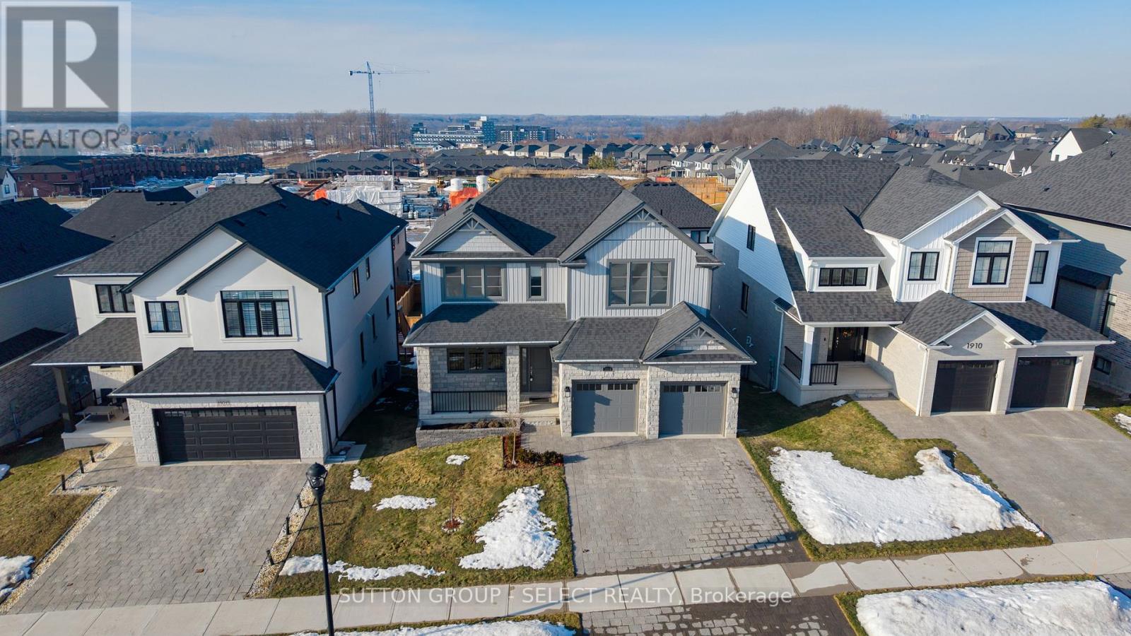 1916 Trailsway Drive, London South (South B), Ontario  N6K 0K7 - Photo 2 - X12887168