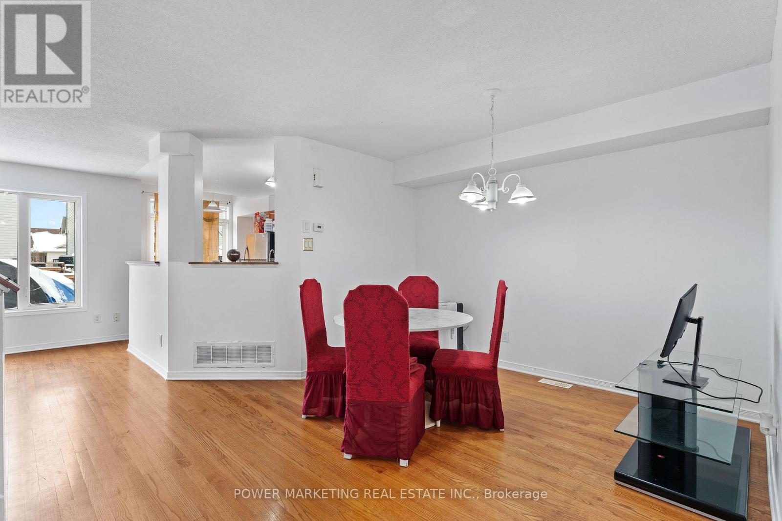 116 Esterbrook Drive, Ottawa, Ontario  K1W 0A8 - Photo 6 - X12886954