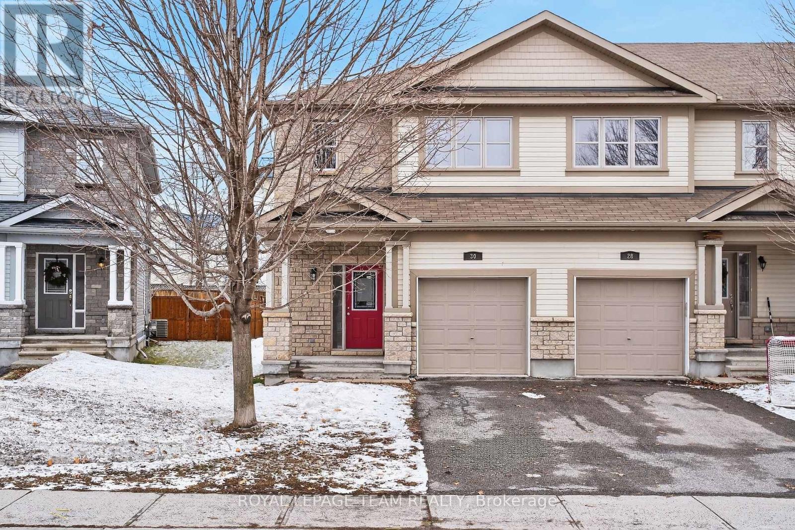 30 HACKBERRY TRAIL, Carleton Place, Ontario