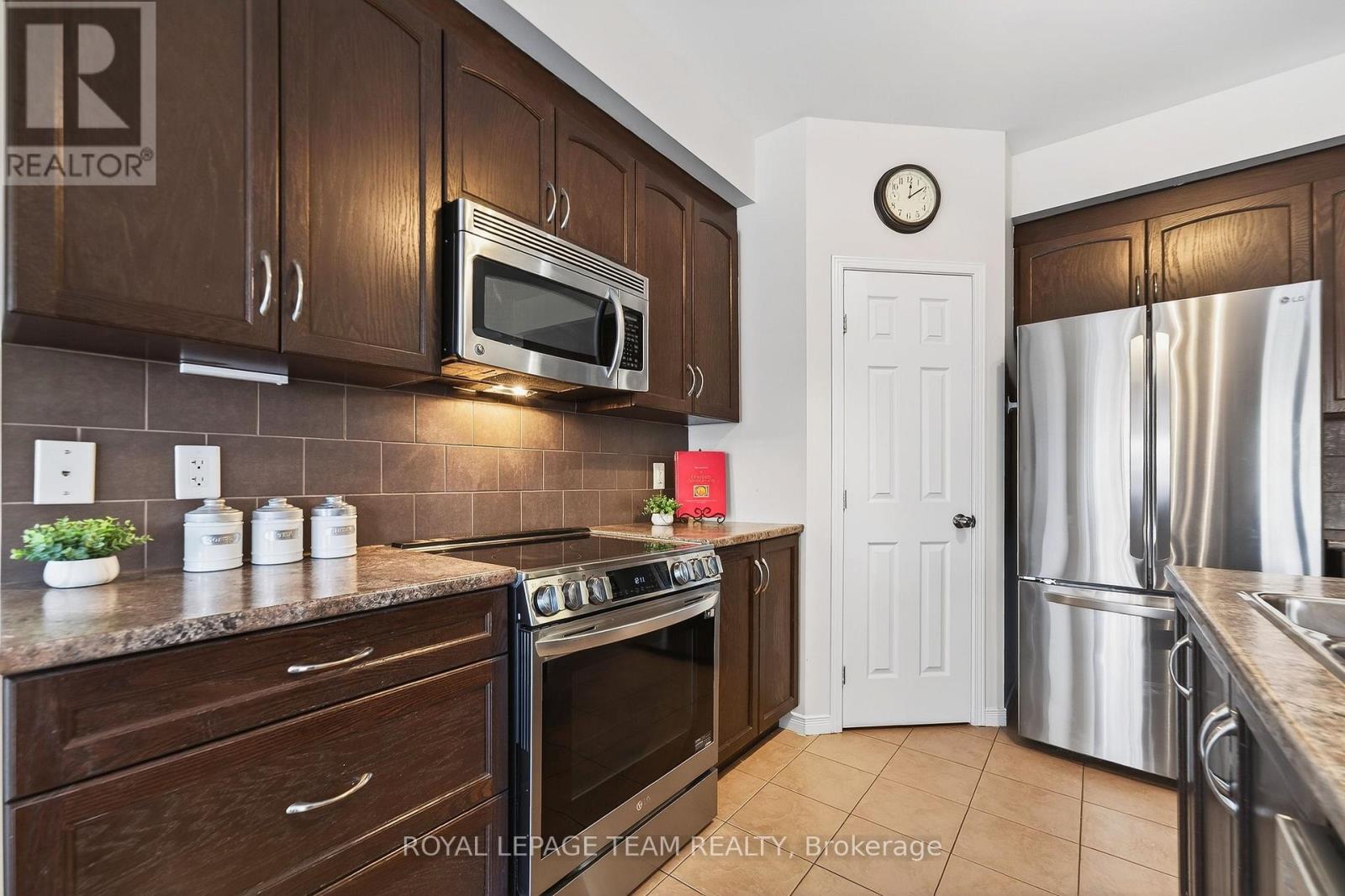 30 Hackberry Trail, Carleton Place, Ontario  K7C 0B1 - Photo 29 - X12887054