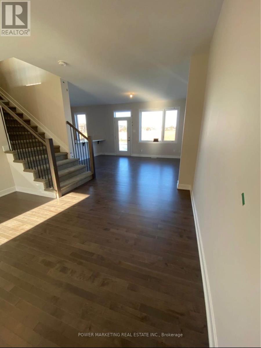 212 Argonaut Circle, Ottawa, Ontario  K1W 0M4 - Photo 3 - X12887058