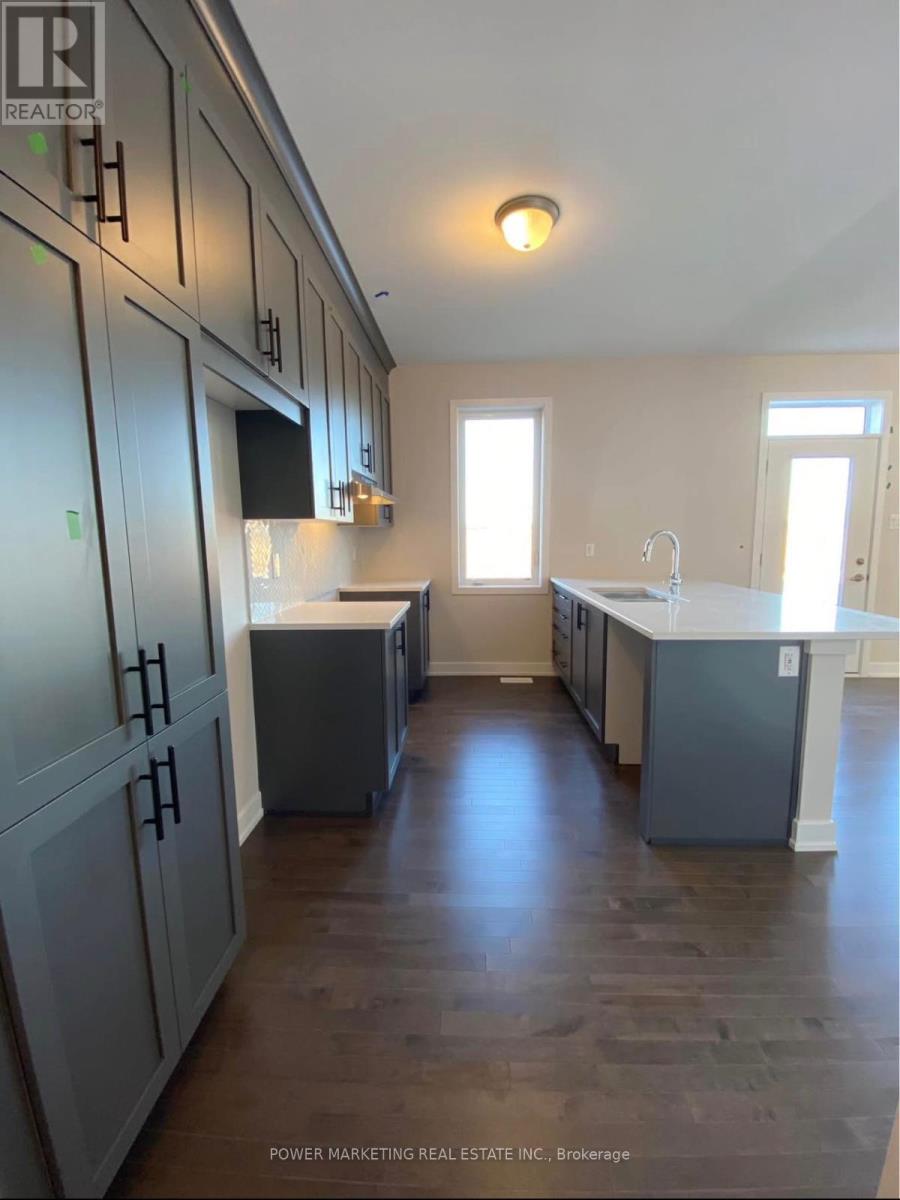 212 Argonaut Circle, Ottawa, Ontario  K1W 0M4 - Photo 4 - X12887058