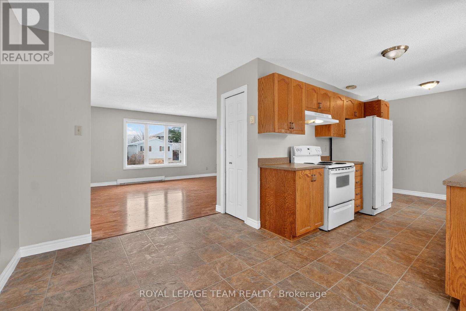 280 Therese Avenue, Clarence-Rockland, Ontario  K4K 1G9 - Photo 10 - X12887186