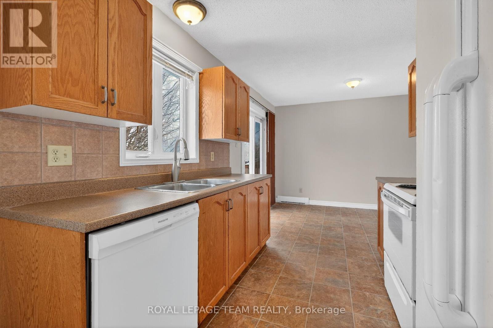 280 Therese Avenue, Clarence-Rockland, Ontario  K4K 1G9 - Photo 13 - X12887186