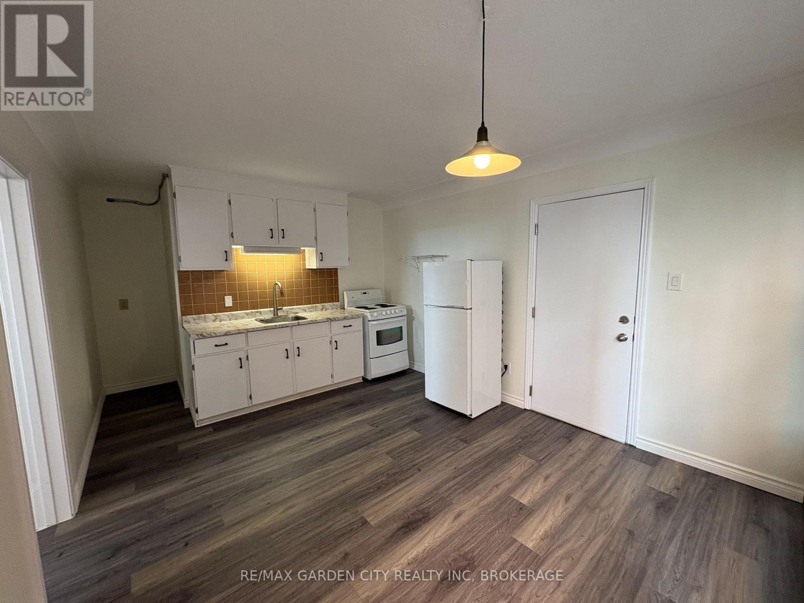 4 - 1419 Pelham Street, Pelham (Fonthill), Ontario  L0S 1E0 - Photo 5 - X12887110