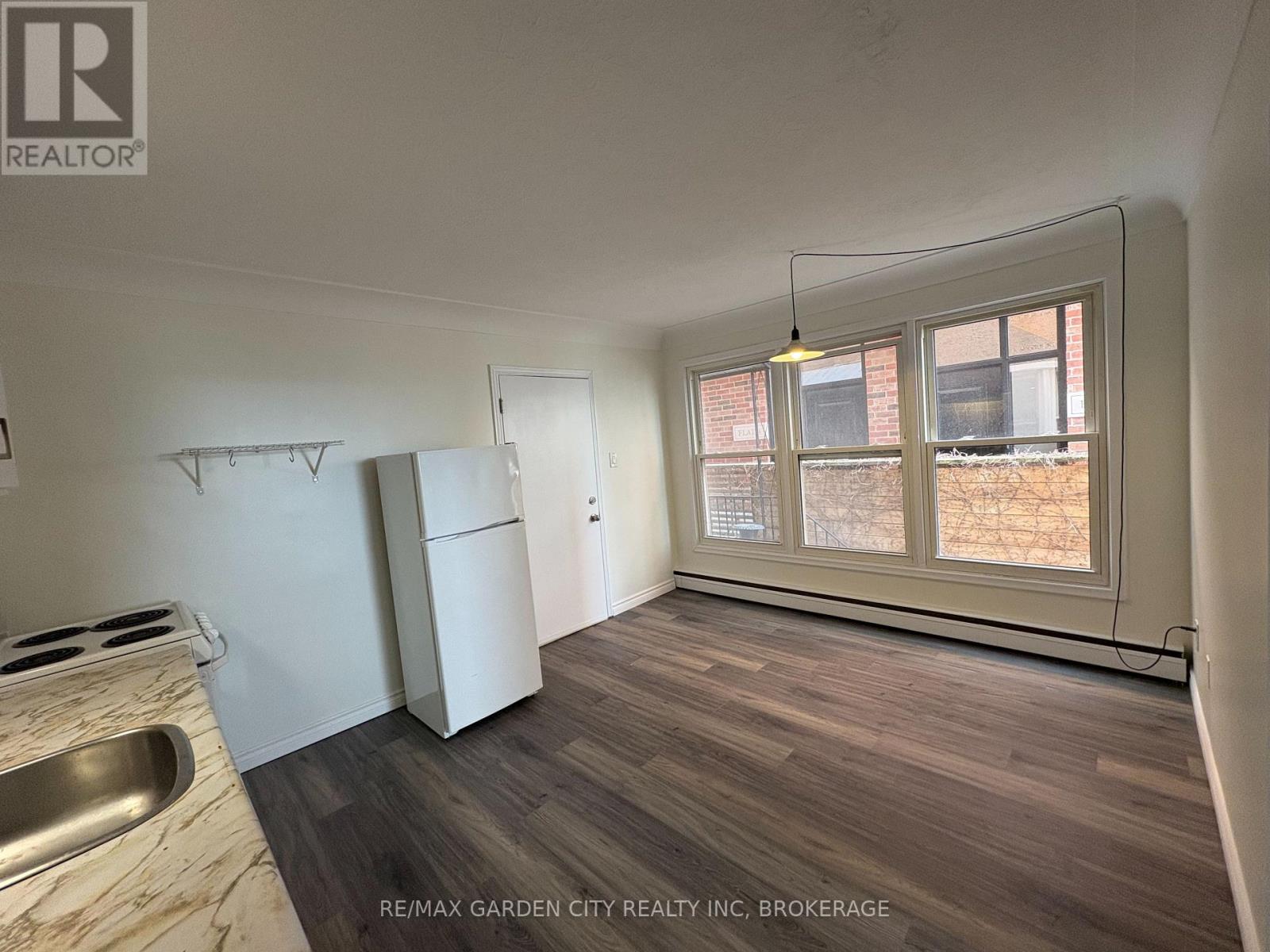 4 - 1419 Pelham Street, Pelham (Fonthill), Ontario  L0S 1E0 - Photo 6 - X12887110