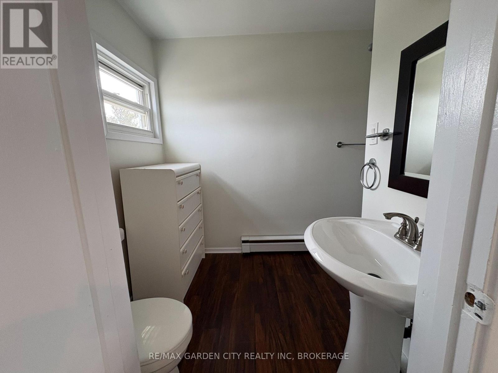 4 - 1419 Pelham Street, Pelham (Fonthill), Ontario  L0S 1E0 - Photo 9 - X12887110