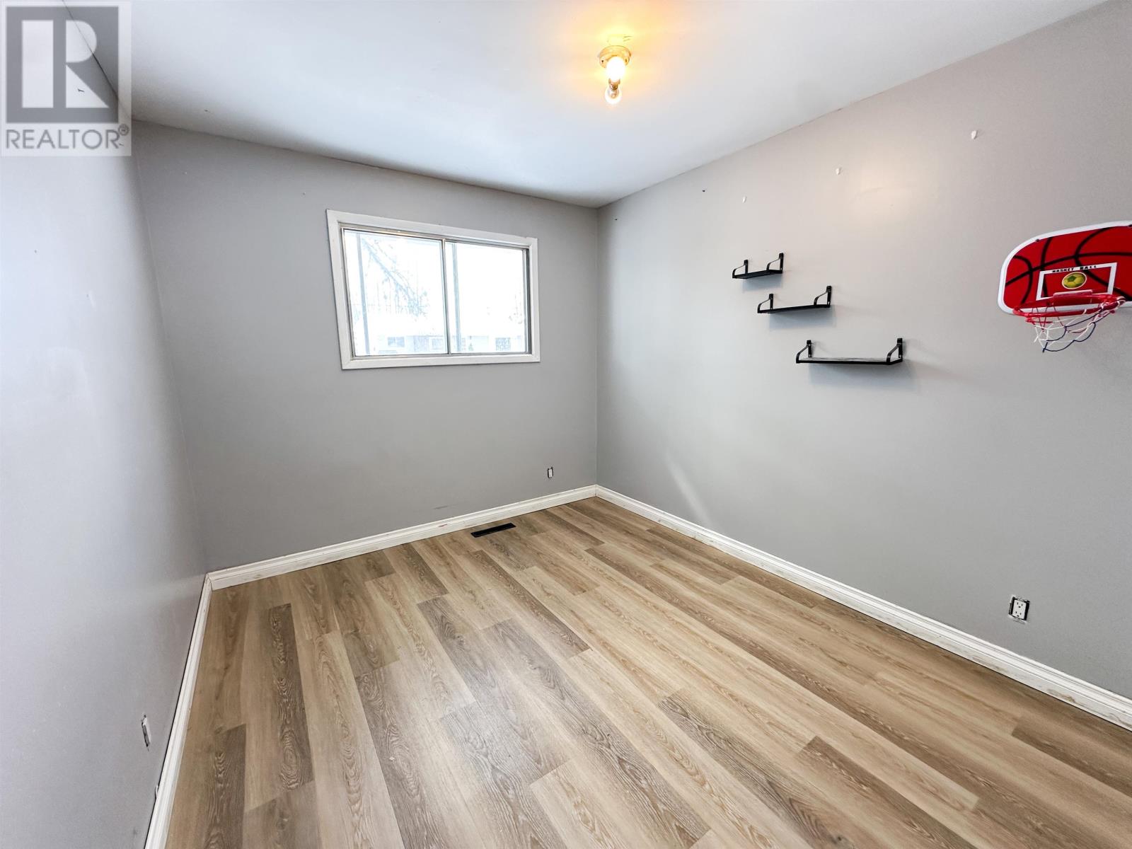 20 Poplar Ave, Ear Falls, Ontario  P0V 1T0 - Photo 8 - TB2600451