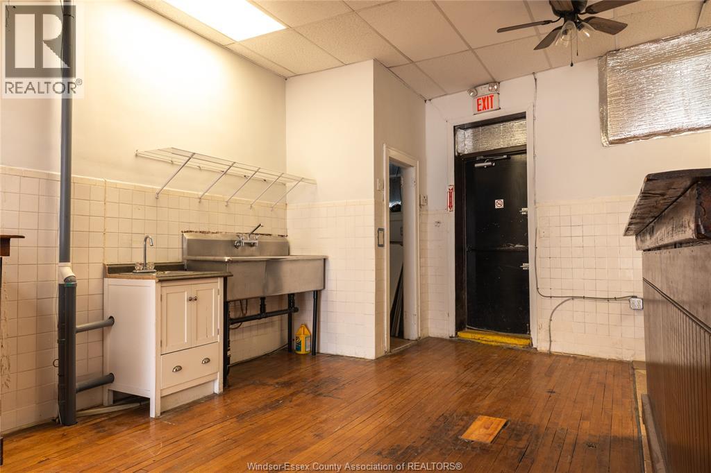 1584 Tecumseh Road East, Windsor, Ontario  N8W 1C4 - Photo 3 - 26005454