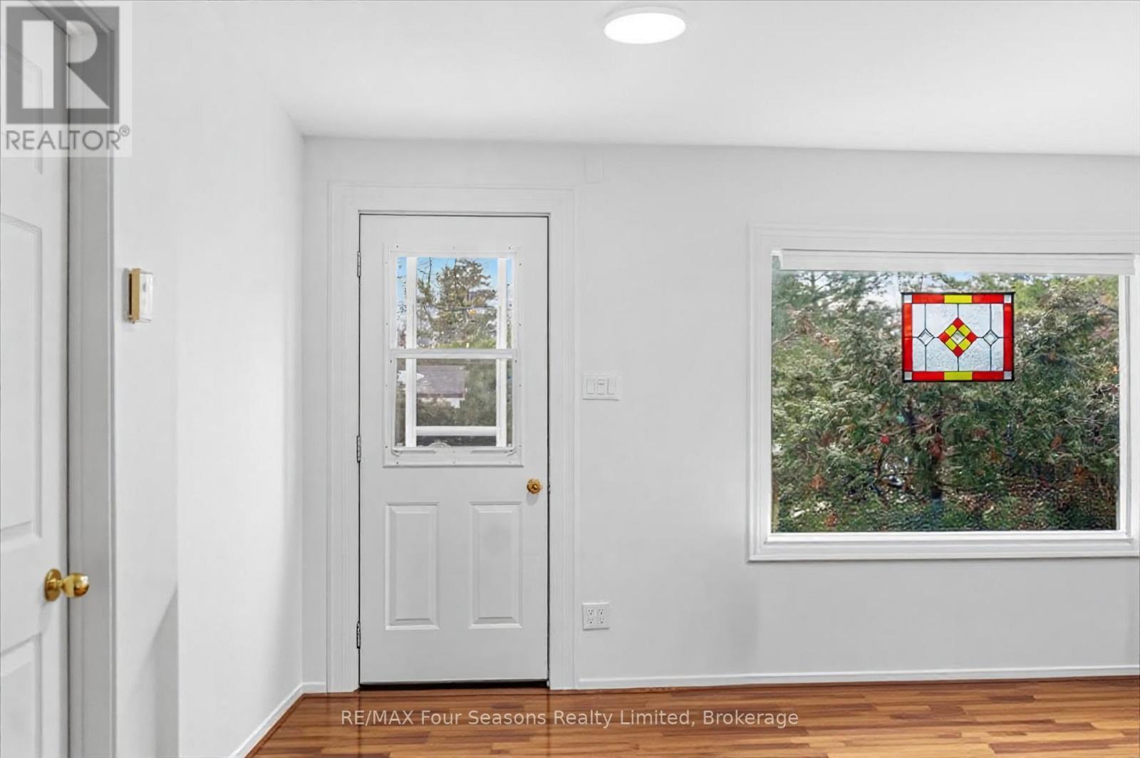 220 Old Mosley Street, Wasaga Beach, Ontario  L9Z 2J2 - Photo 11 - S12887142