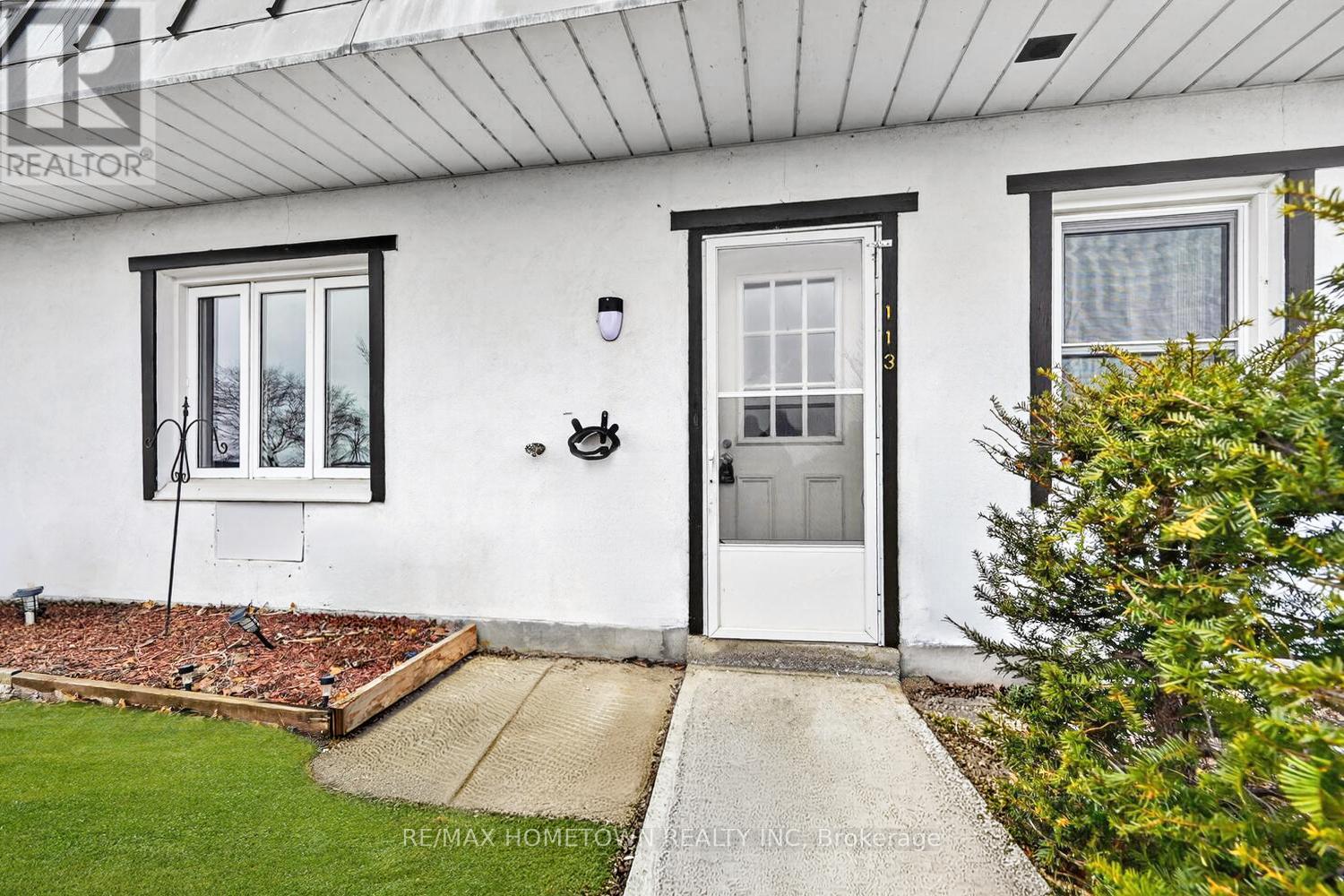 113 - 235 Water Street, Prescott, Ontario  K0E 1T0 - Photo 2 - X12886944