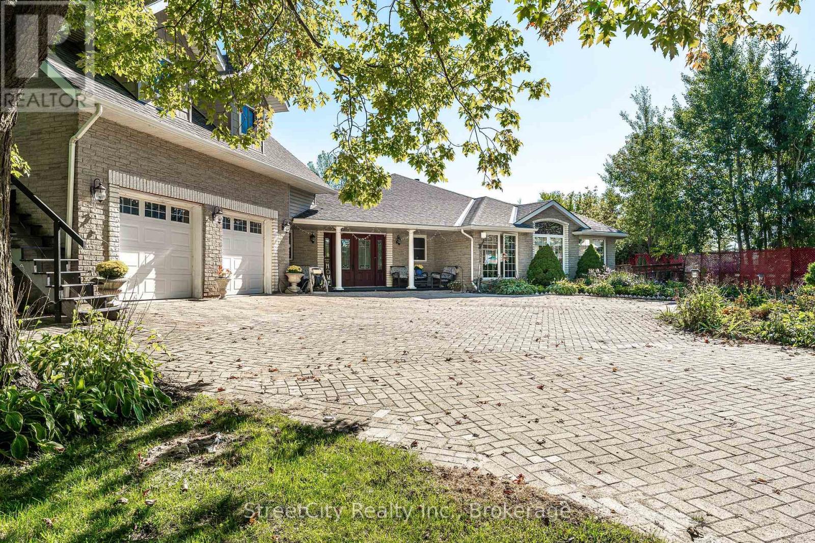 4303 119 Highway, Perth East (Ellice), Ontario  N5A 6S2 - Photo 32 - X12438589