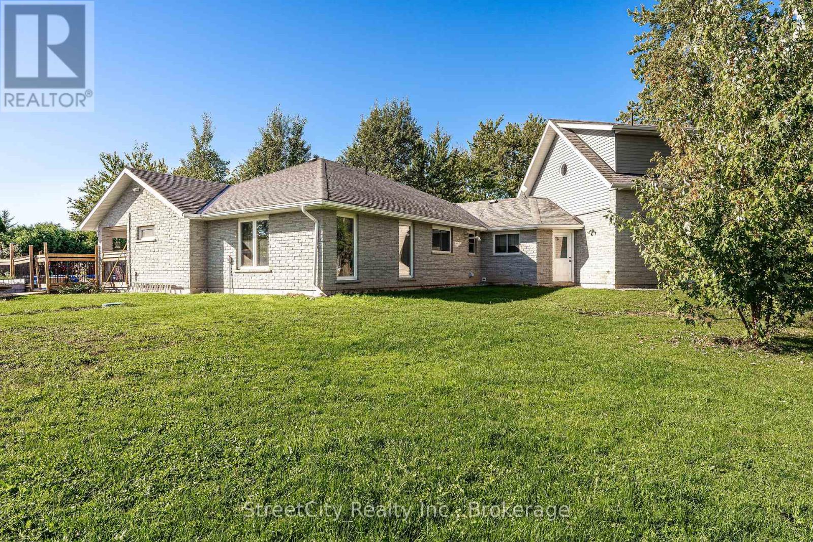 4303 119 Highway, Perth East (Ellice), Ontario  N5A 6S2 - Photo 38 - X12438589